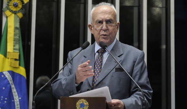 CCJ deve votar 'PEC dos Mensaleiros' na quarta