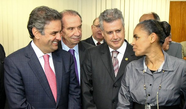 Aécio se une a Marina em defesa de novos partidos