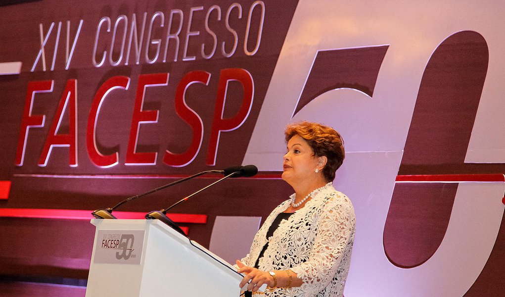 Campinas - SP, 19/11/2013. Presidenta Dilma Rousseff durante solenidade de abertura do XIV Congresso da Federação das Associações Comerciais do Estado de São Paulo (FACESP). Foto: Roberto Stuckert Filho/PR