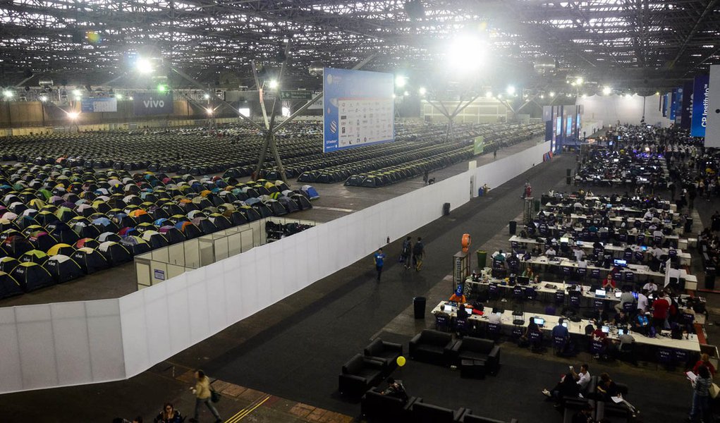 Recife disputa Campus Party com outras cidades