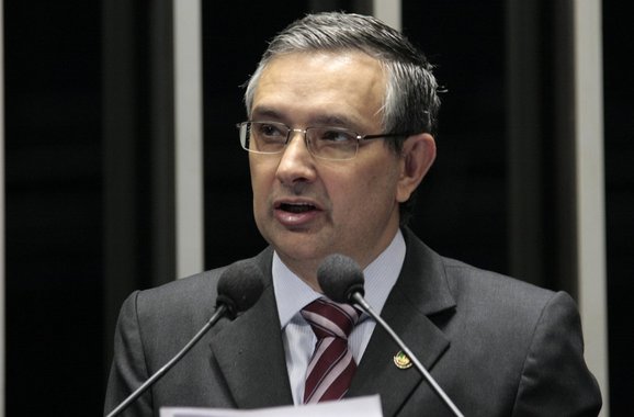 Aprovado relatório de Amorim sobre pacto pela alfabetização