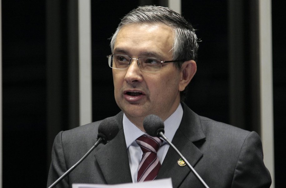 Aprovado relatório de Amorim sobre pacto pela alfabetização