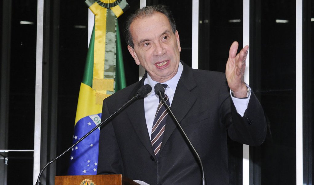 Aloysio Nunes: "PT não expressa a opinião de todos"