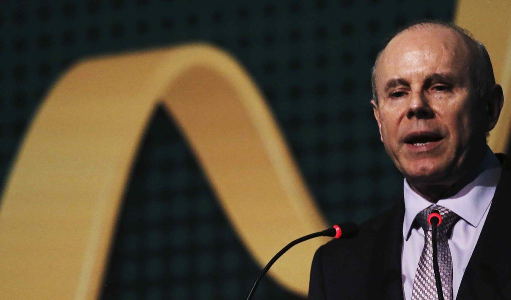 Mantega vê risco de crise internacional prolongada