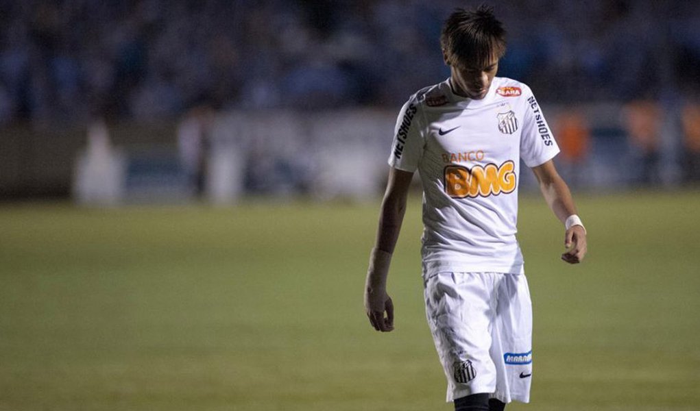 Santos empata em 1 a 1 com o Grêmio em jogo que Neymar é expulso