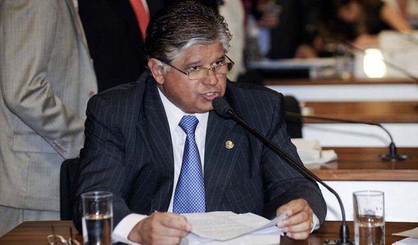 Senador Clésio articula refinanciamento a estados