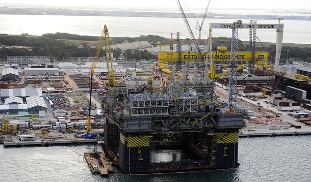 Brasil tem déficit comercial recorde para abril