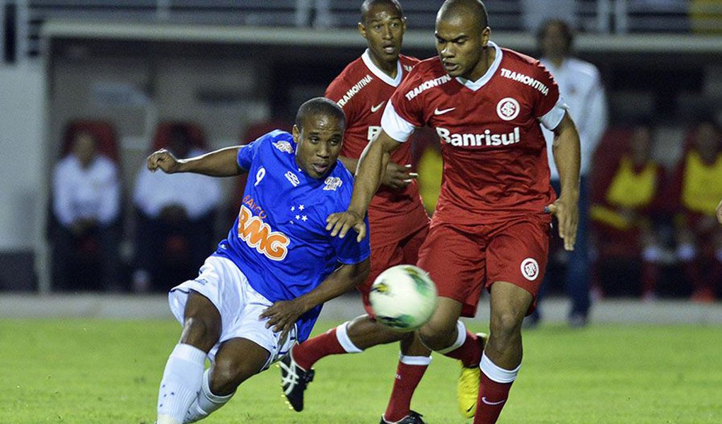 Cruzeiro perde pênalti e fica no 0 a 0 com o Inter