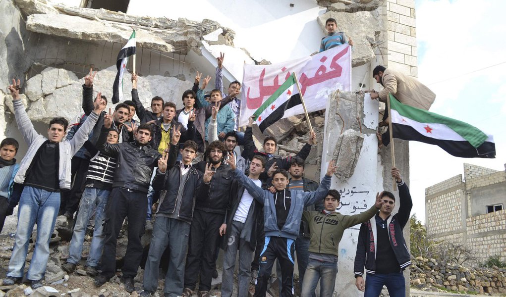 Ministro sírio apela à ONU para intervir em sanções