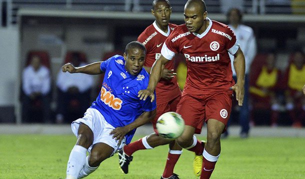 Cruzeiro perde pênalti e fica no 0 a 0 com o Inter
