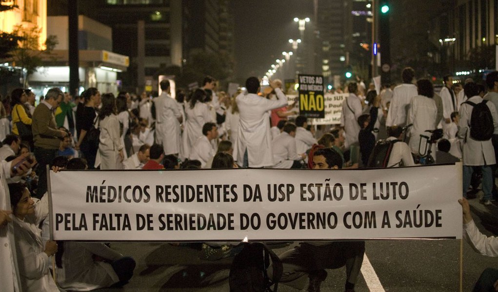USP se posiciona contra programa Mais Médicos