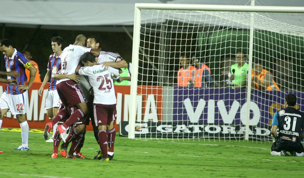 Bahia toma 2 a 0 do Fluminense e se aproxima do Z-4