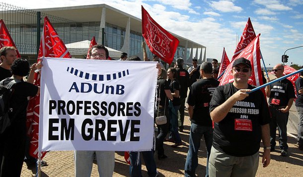 Sem acordo, greve nas federais completa 3 meses