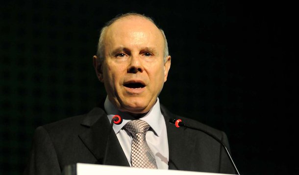 Fazenda reduz previsão de crescimento do PIB a 3,5%