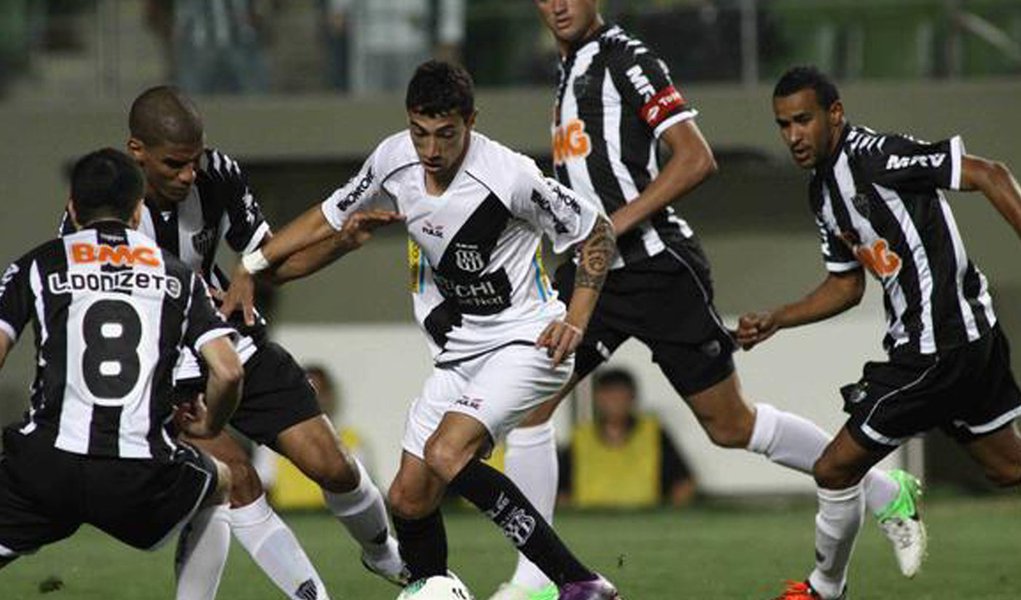 Atlético-MG empata em 2 a 2 com a Ponte, mas permanece na liderança