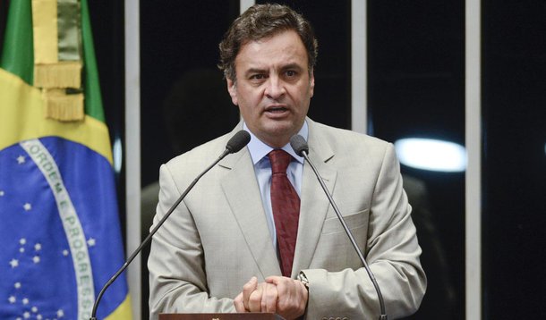 “Tivemos o pior ano deste século”, diz Aécio