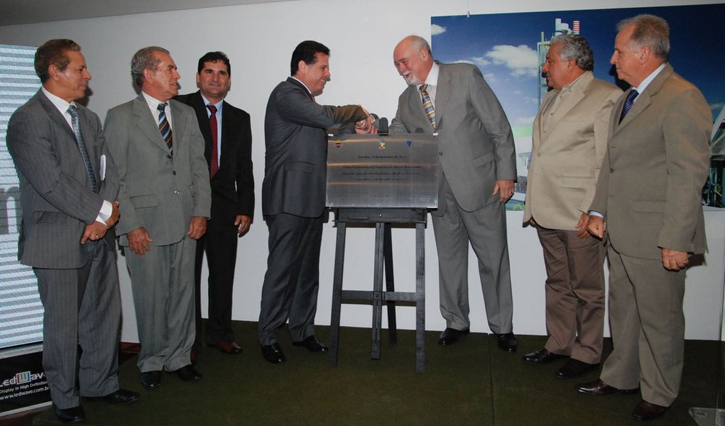 Votorantim anuncia R$ 1 bi de investimento em Goiás