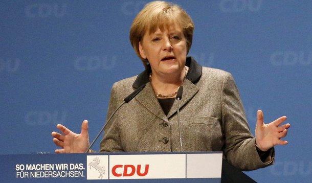 Nem em ano eleitoral Merkel se rende ao Twitter