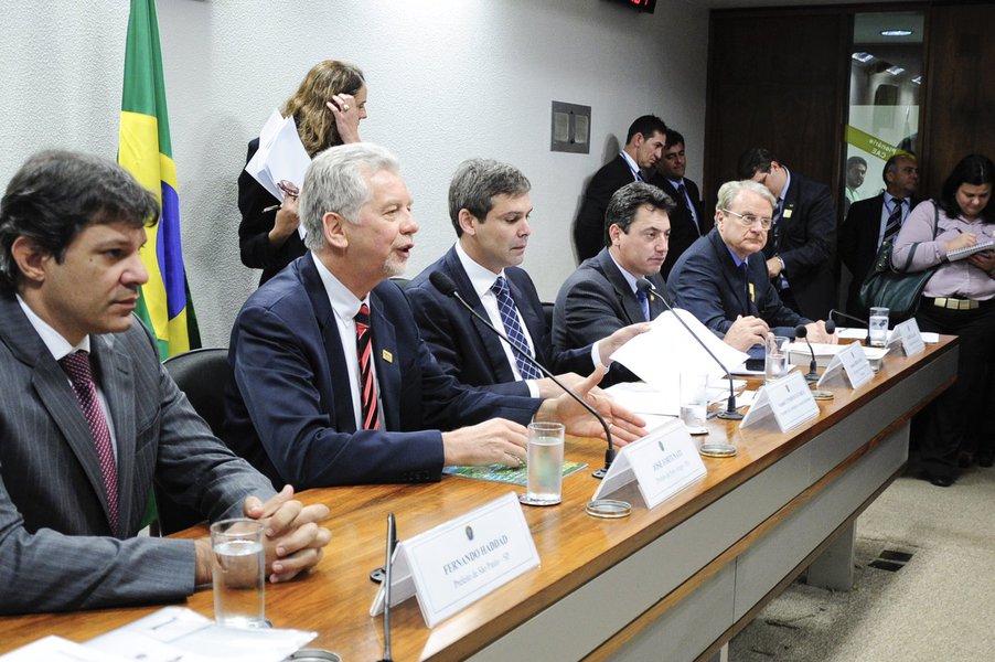Prefeitos defendem uso da Cide para transporte