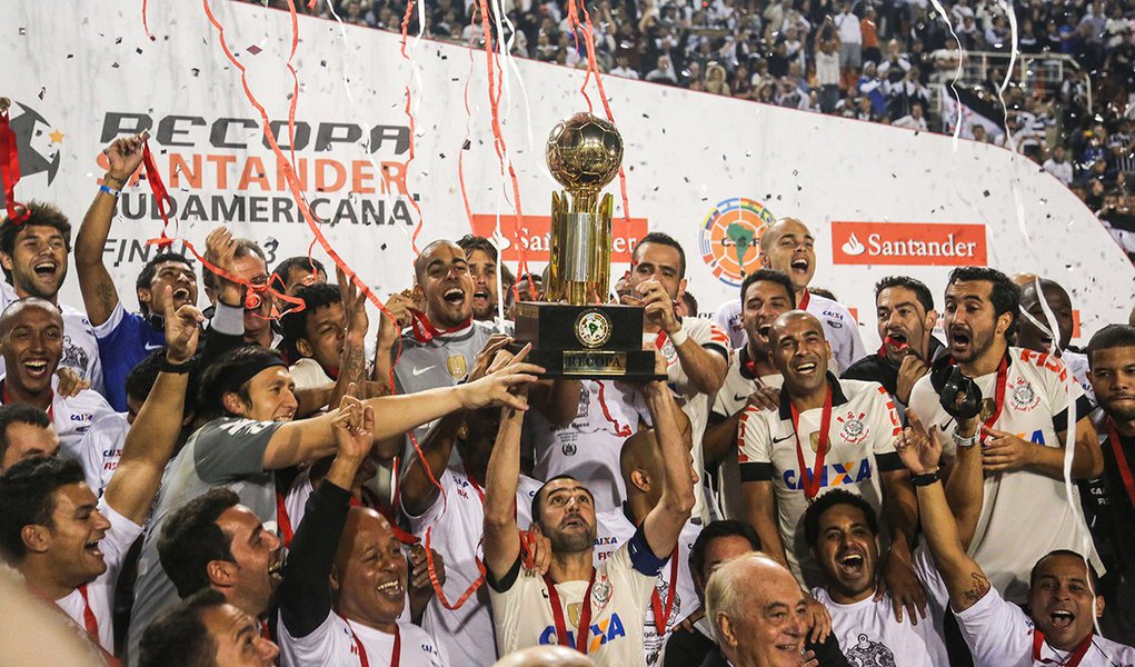 Corinthians é campeão da Recopa-Sul Americana