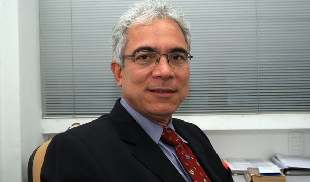 Fechamento da Azaleia foi "culpa do governo federal"
