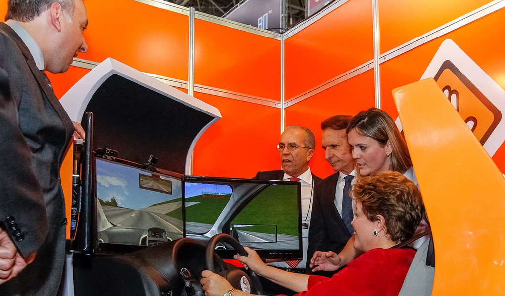 Dilma prorroga redução do IPI até o fim do ano