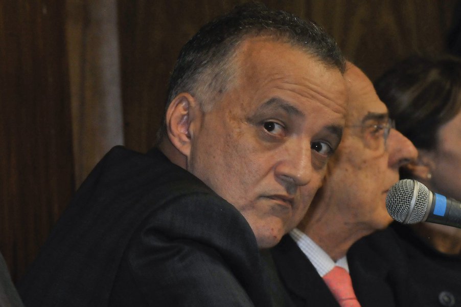 Justiça tira tornozeleira de Cachoeira e libera viagens