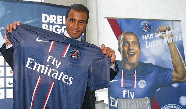 Lucas chega ao PSG mirando posto de melhor do mundo