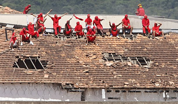 Após 31h, acaba rebelião em presídio de Contagem