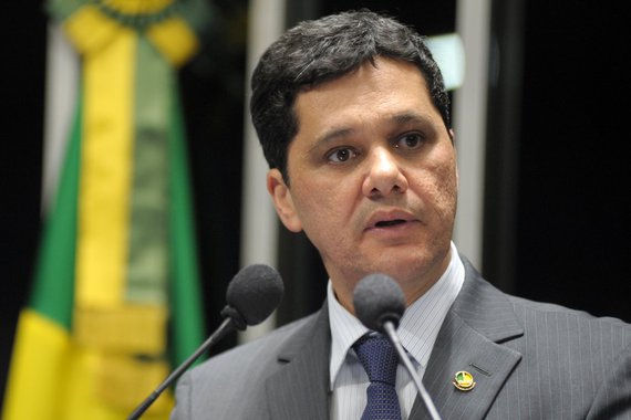 Senador denuncia manobra federal para salvar Eike