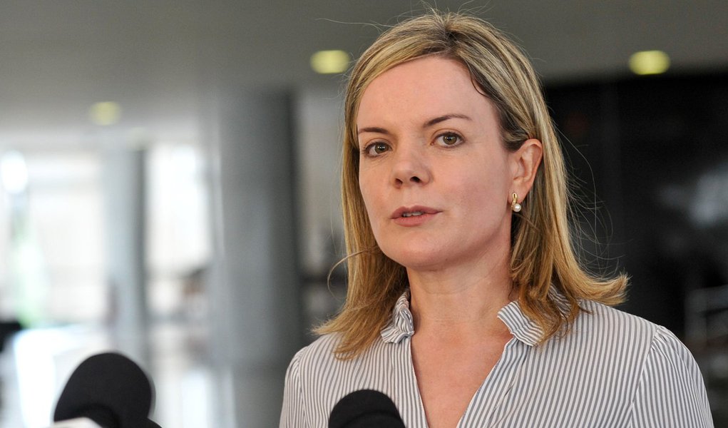 Salário mínimo será de R$ 678 em 2013