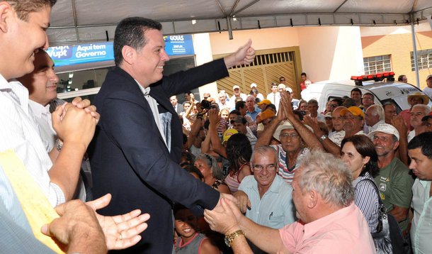 Aos poucos, Perillo recupera popularidade