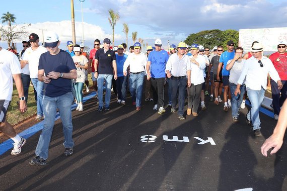 Caminhada inaugura nova Rodovia dos Romeiros