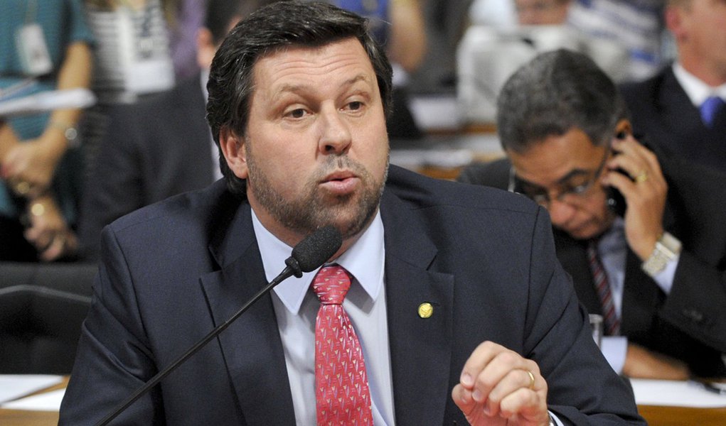 PSDB pede que ministros expliquem manobra contábil