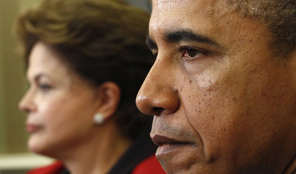 U.S. President Barack Obama meets with Brazil President Dilma Rousseff in the Oval Office of the White House in Washington April 9, 2012. 

REUTERS/Kevin Lamarque  (UNITED STATES - Tags: POLITICS)