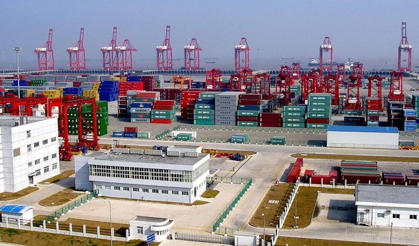 China ultrapassa EUA na liderança de comércio global