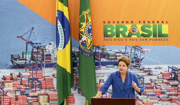 Dilma rebate PSDB e diz que não usou "chapéu alheio"