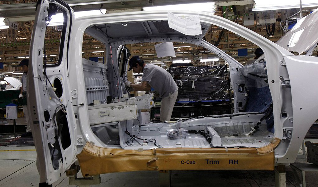 Mercado reduz previsão do PIB e eleva da inflação