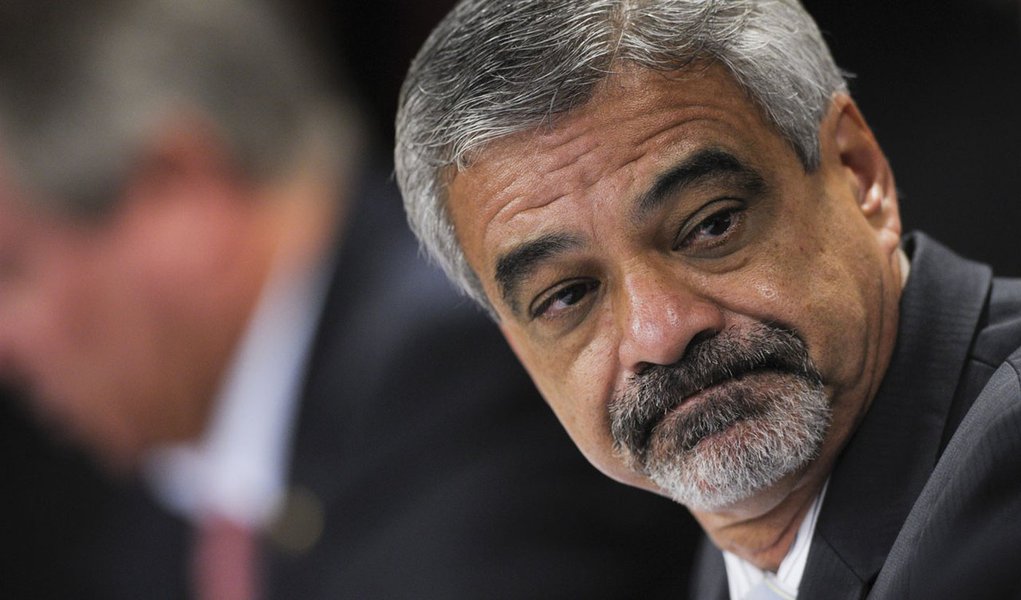 Isolado, Humberto defende um PT independente
