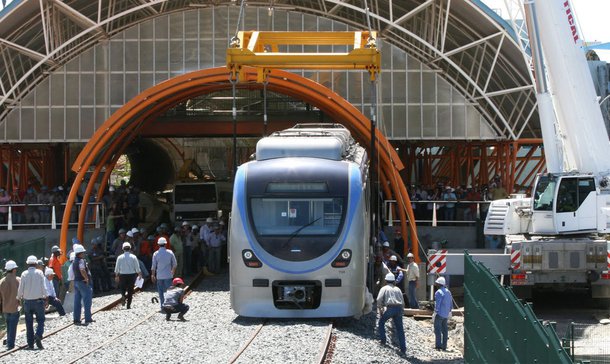ACM vai entregar metrô calça curta a Wagner