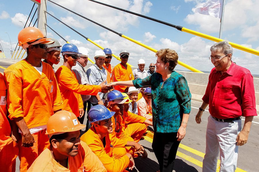 Em Sergipe, Dilma ressalta R$ 66,8 bi para Prefeituras
