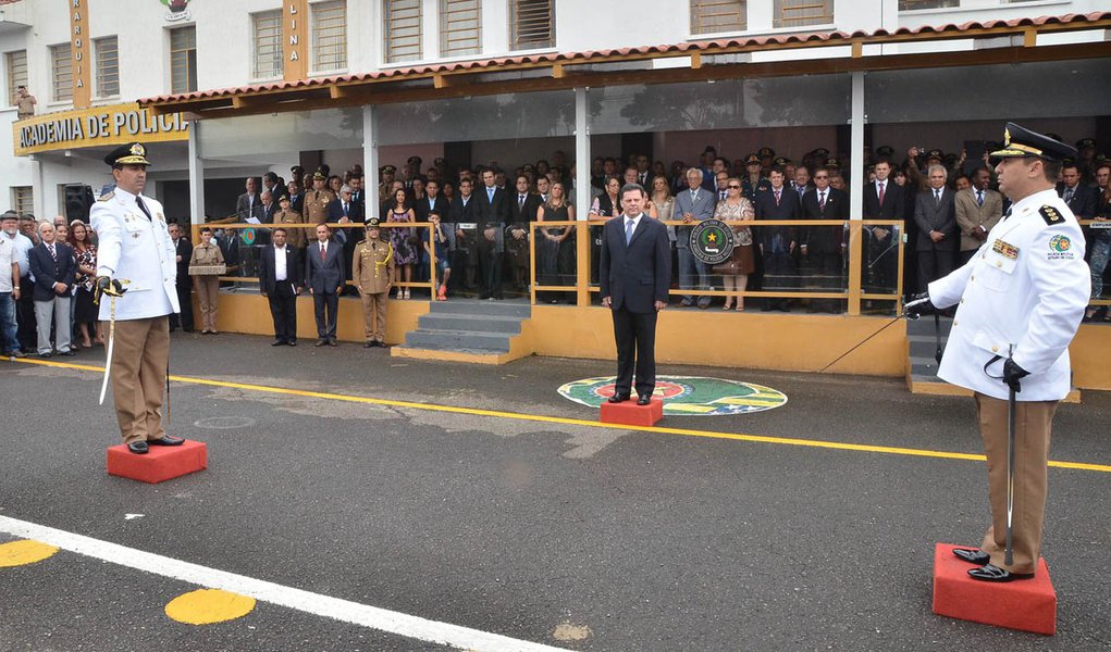 Perillo pede empenho ao novo comandante da PM