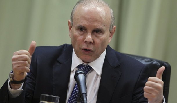 Mantega anuncia medidas para a indústria