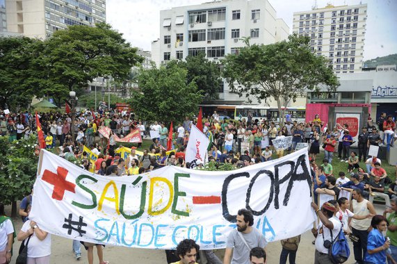 Pedido de CPI da Copa tem assinaturas conferidas