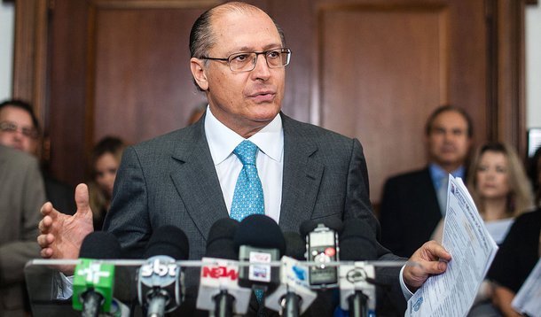 Alckmin sanciona lei para reajuste de professores