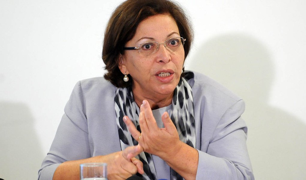 Ideli: prioridade do governo no Congresso é a economia