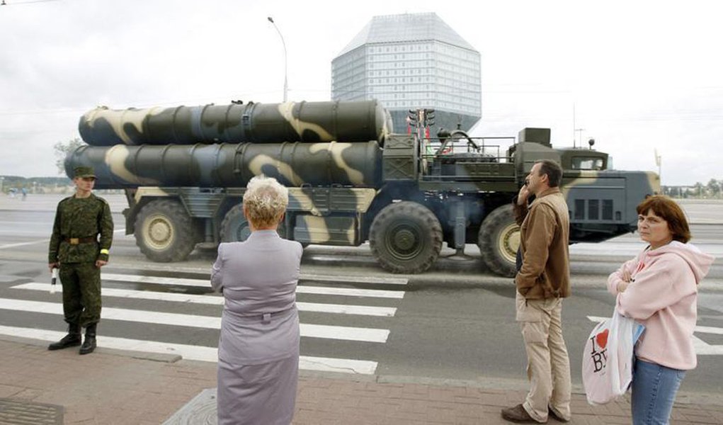 Assad diz que Síria recebeu mísseis russos