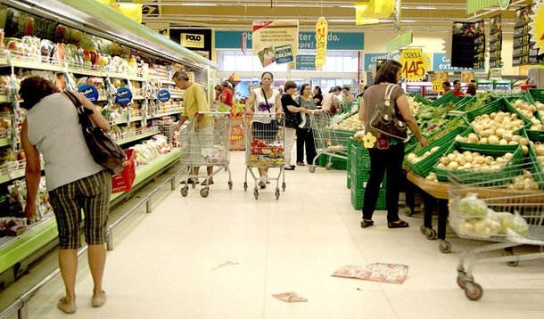 Inflação recua em SP influenciada por alimentos