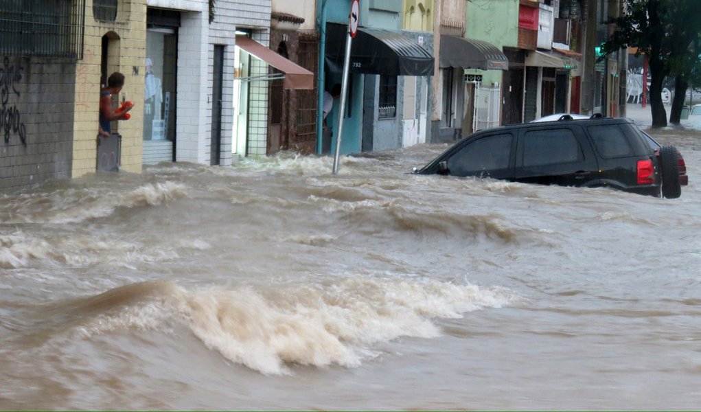 SP tem 90 pessoas desalojadas por causa do temporal