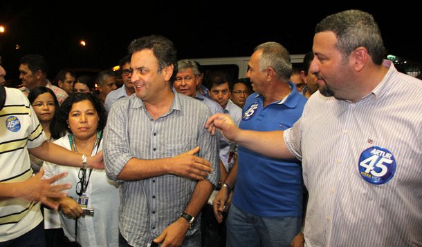 Aécio classifica críticas de Dilma como "terrorismo"